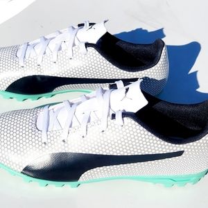 Puma Indoor Futsal Soccer Shoe - Kids Size 5.5